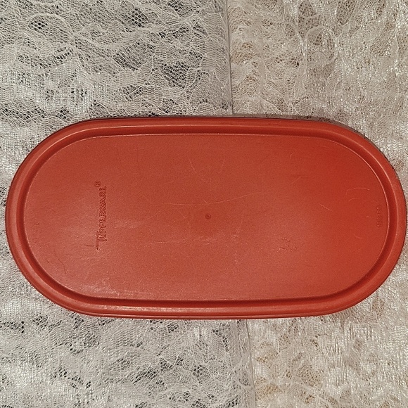 Tupperware: Container with Lid - Picture 5 of 8